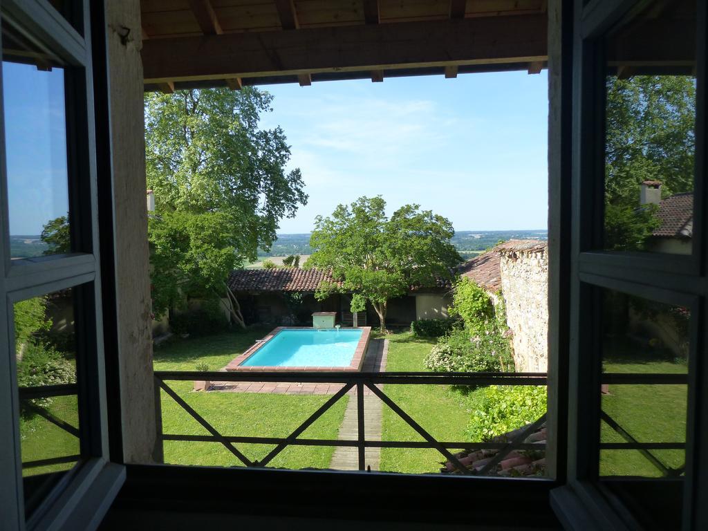 Maison Arriu Bed and Breakfast Montaut  Exteriör bild